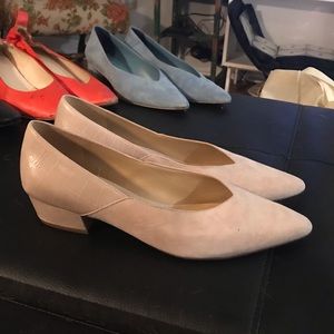 Naturalizer Low Block Heel in Light Beige